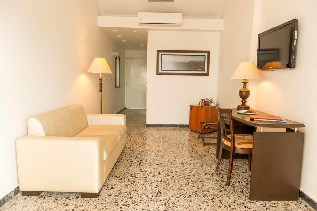 Hotel Tequendama Inn Estacion Buenaventura Esterno foto