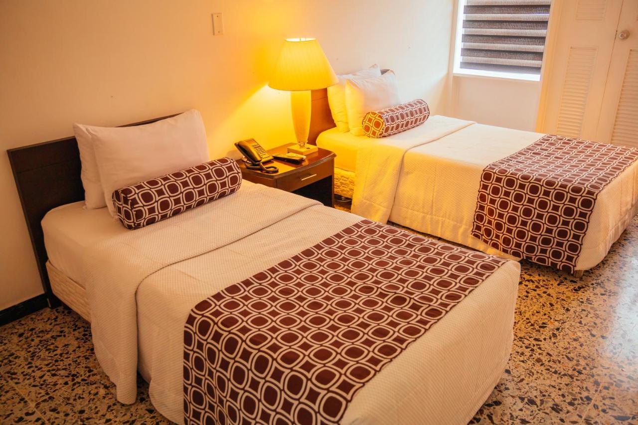 Hotel Tequendama Inn Estacion Buenaventura Esterno foto
