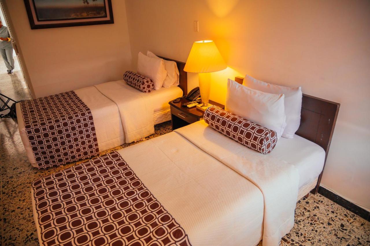 Hotel Tequendama Inn Estacion Buenaventura Esterno foto